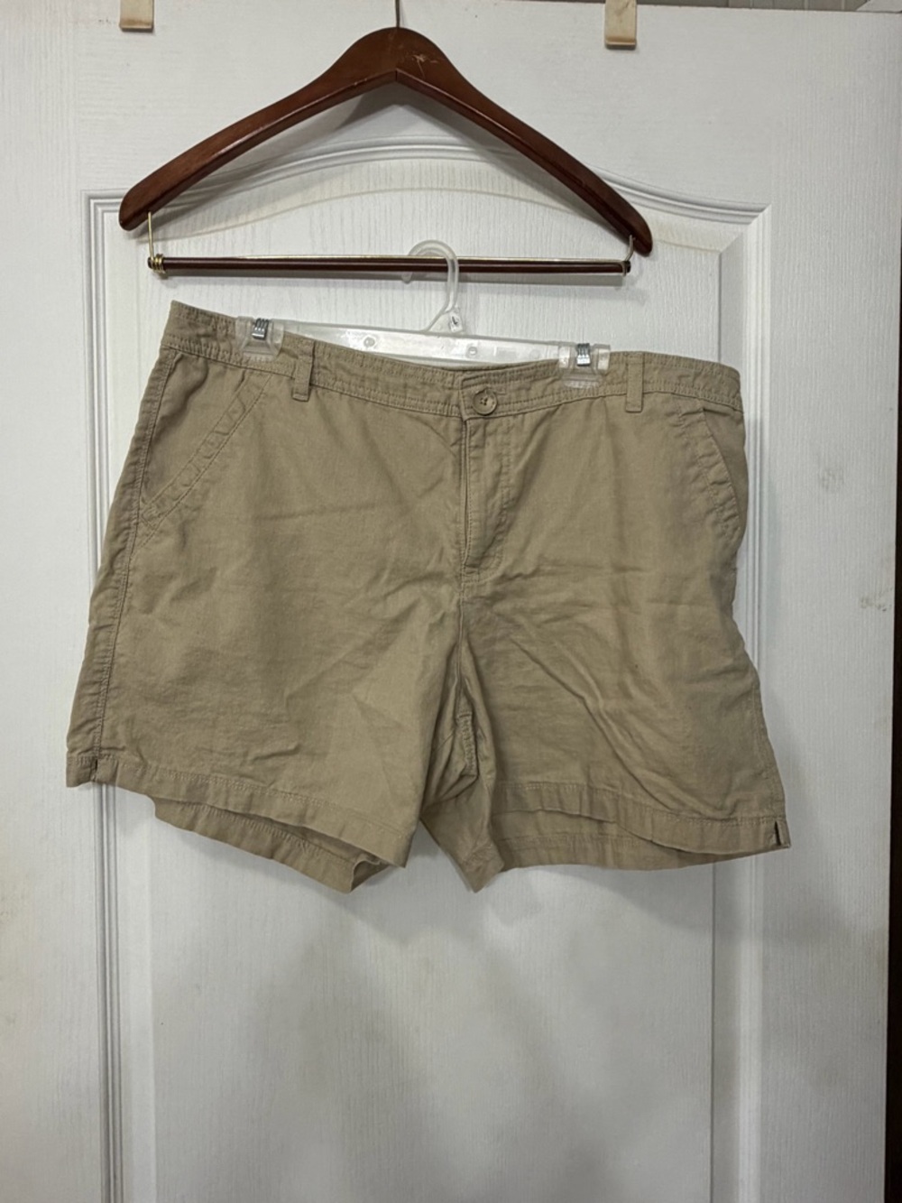 Bandolino Jamie Linen Blend Shorts in beige khaki size 16